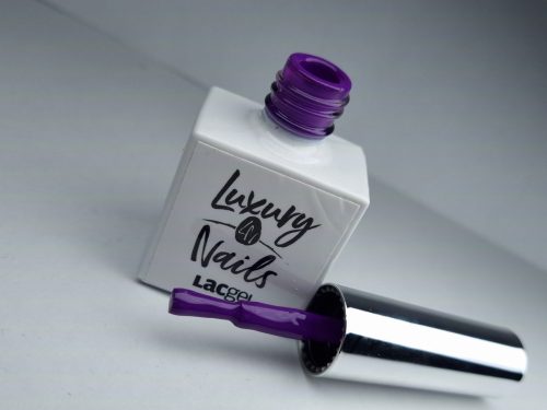 Luxury Nails - LacGel  025